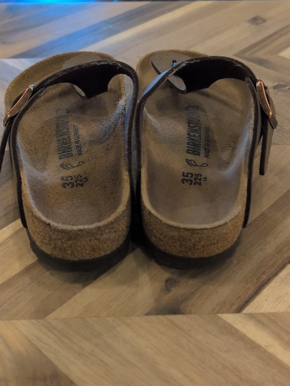 Birkenstock Brown Suede Gizeh Sandals 35 - Picture 3 of 4
